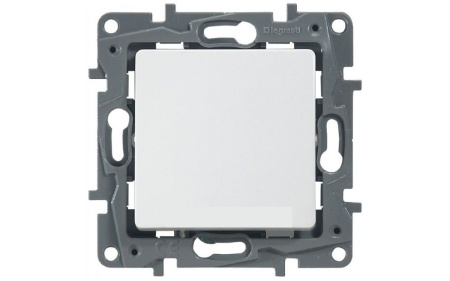 Изображение: переключатель 10а винты (белый) etika в Минске