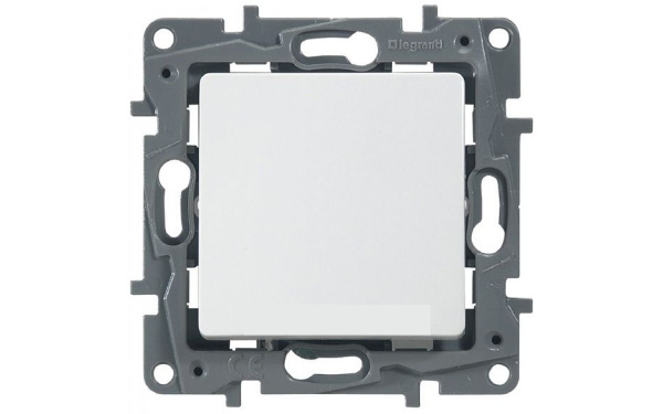 Переключатель 10А винты (белый) Etika в Минске - изображение Изображение: переключатель 10а винты (белый) etika в Минске