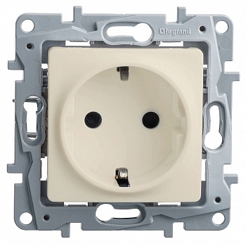 Картинка: розетка 2p+e нем.стд. (слоновая кость)  etika т.м.legrand в Минске